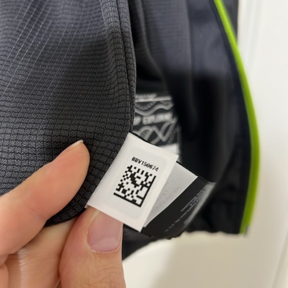 The North Face boys windwall windbreaker. Size L 14/16 - Picture 8 of 8